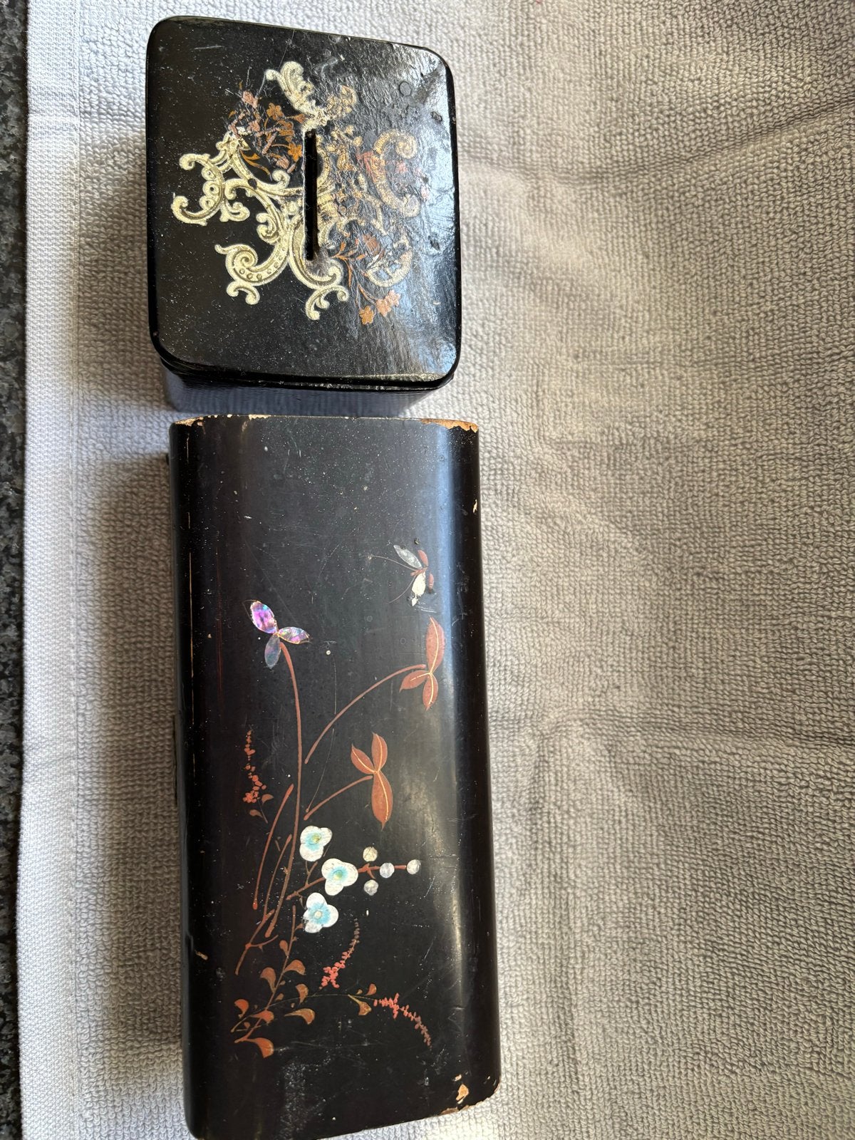 Antieke Japanse lakdoosjes met bloemmotieven, Antiek en Kunst, Ophalen of Verzenden