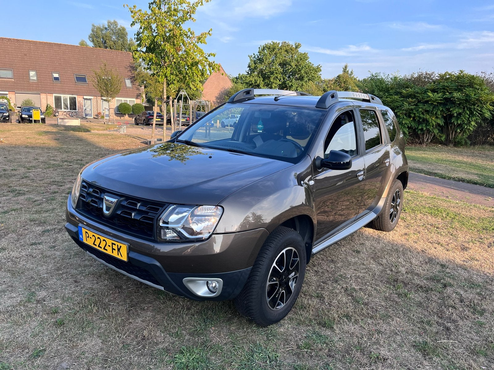 Dacia Duster 1.2 TCE 125 4X2 2017 Bruin Blackshadow, Voorwielaandrijving, Zwart, 4 cilinders, 635 kg