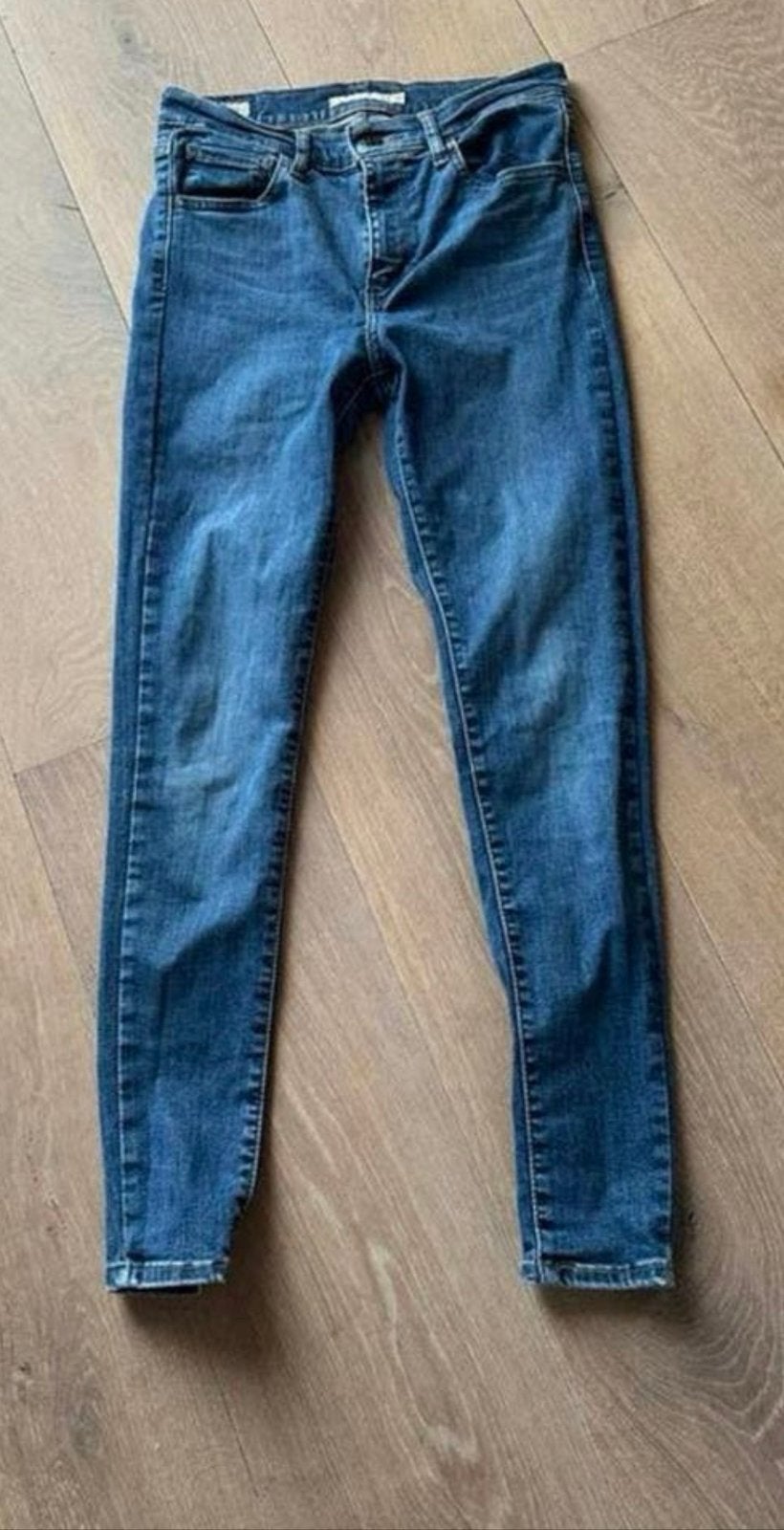 Levis jeans 27 w 28l  dames model 720, Kleding | Dames, Ophalen of Verzenden, Gedragen, Blauw, W27 (confectie 34) of kleiner