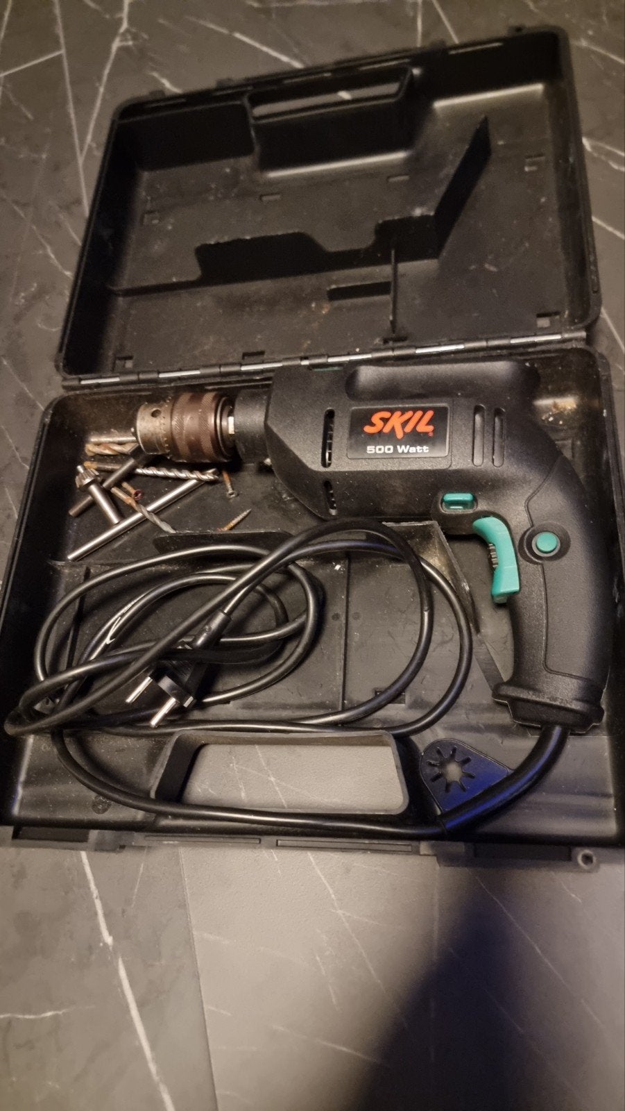 Skil Boormachine 500 Watt met koffer en boren, Doe-het-zelf en Verbouw, Ophalen of Verzenden, Gebruikt, 400 tot 600 watt, Boormachine