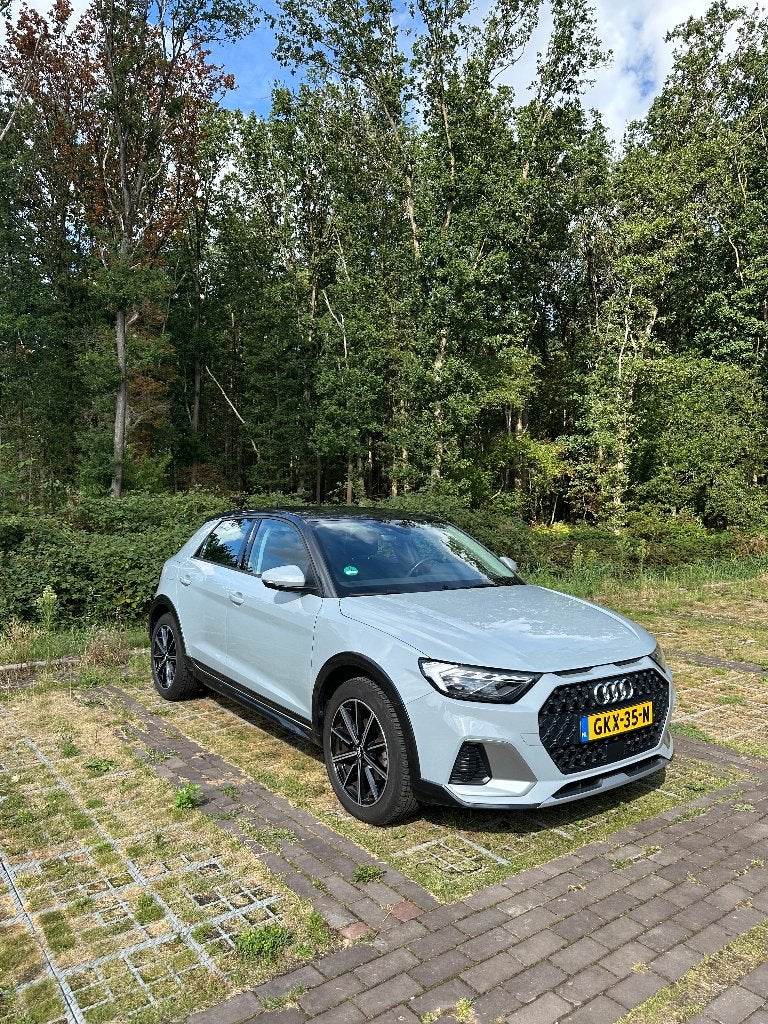 Audi A1 Citycarver 30 TFSI LED S-Line, Voorwielaandrijving, Stof, A1, Zwart