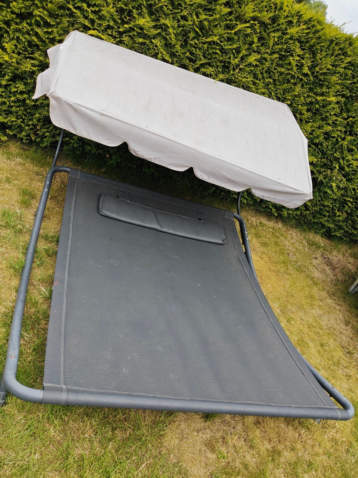 Comfortabele tweepersoons buitenbed met zonnescherm, Tuin en Terras, Ophalen, Gebruikt