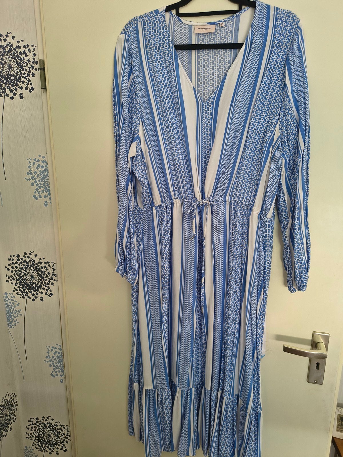 Zomerse blauw-witte gestreepte jurk Only Carmakoma maat 50, Kleding | Dames, Jurken, Ophalen, Blauw, Maat 46/48 (XL) of groter