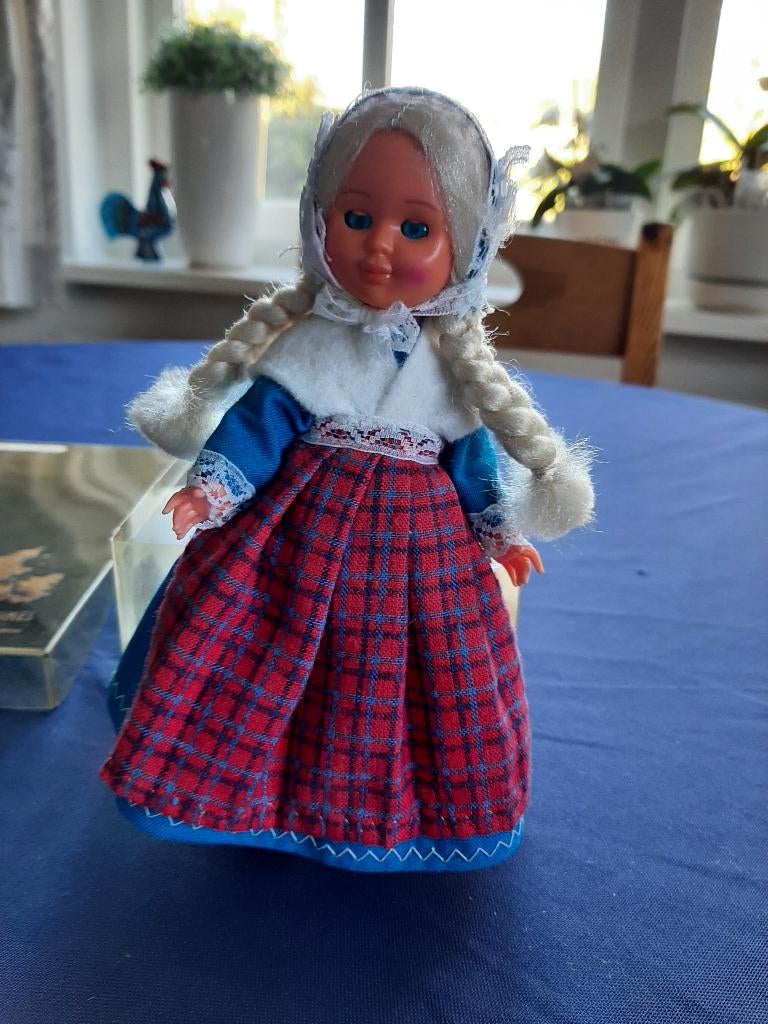 Pop in originele Deense klederdracht, Verzamelen, Poppen, Ophalen of Verzenden, Zo goed als nieuw, Pop