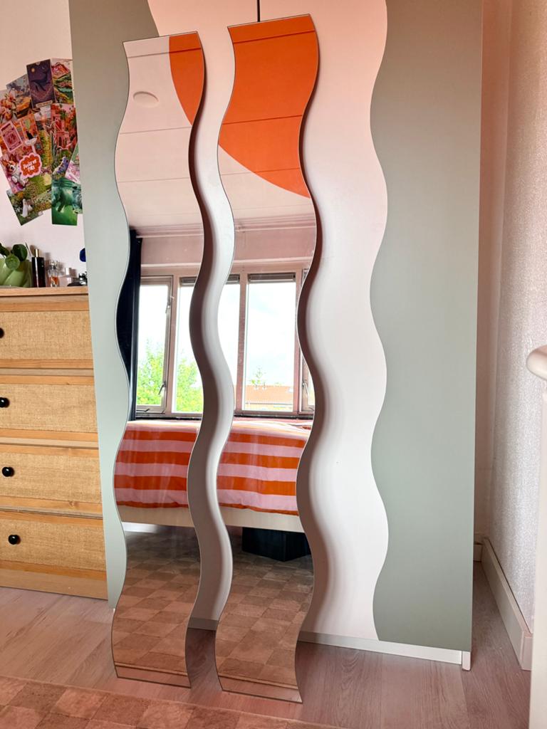 2x IKEA Krabb golvende wandspiegel met wandbevestiging, Ophalen, Minder dan 50 cm, Zo goed als nieuw, Minder dan 100 cm