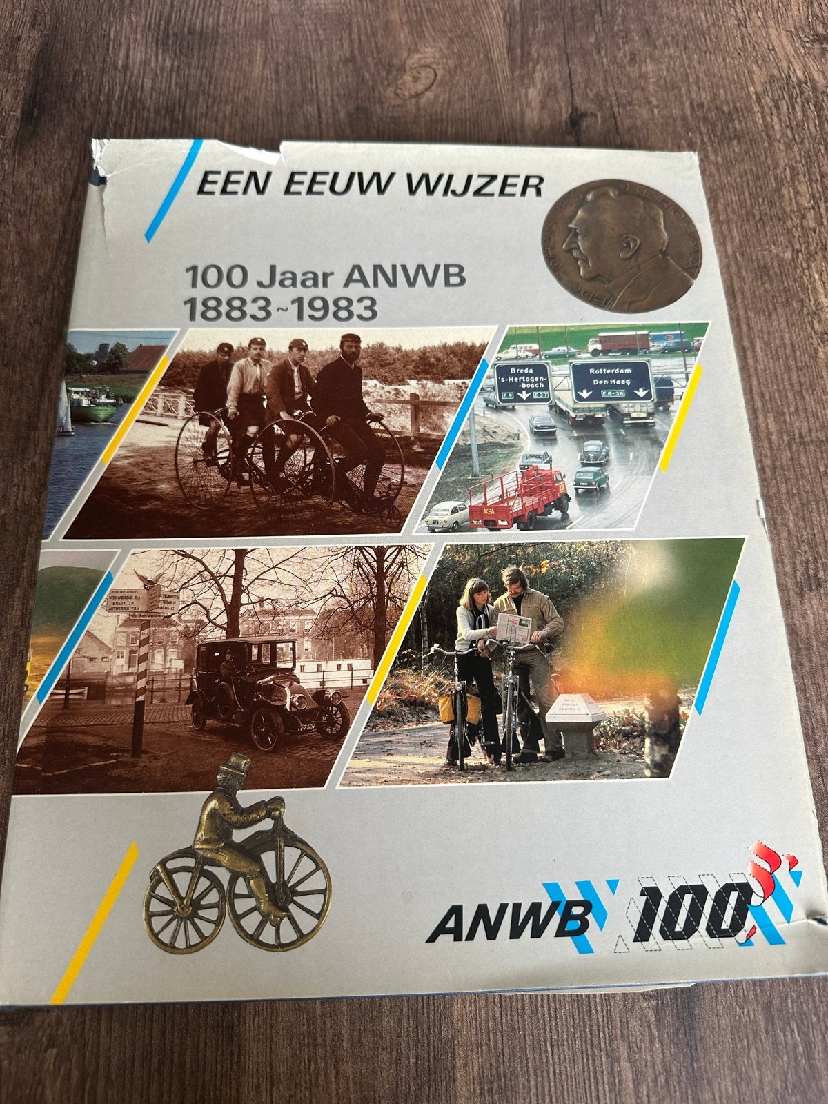 Een Eeuw Wijzer: 100 Jaar ANWB 1883-1983, Boeken, Ophalen of Verzenden, Gelezen