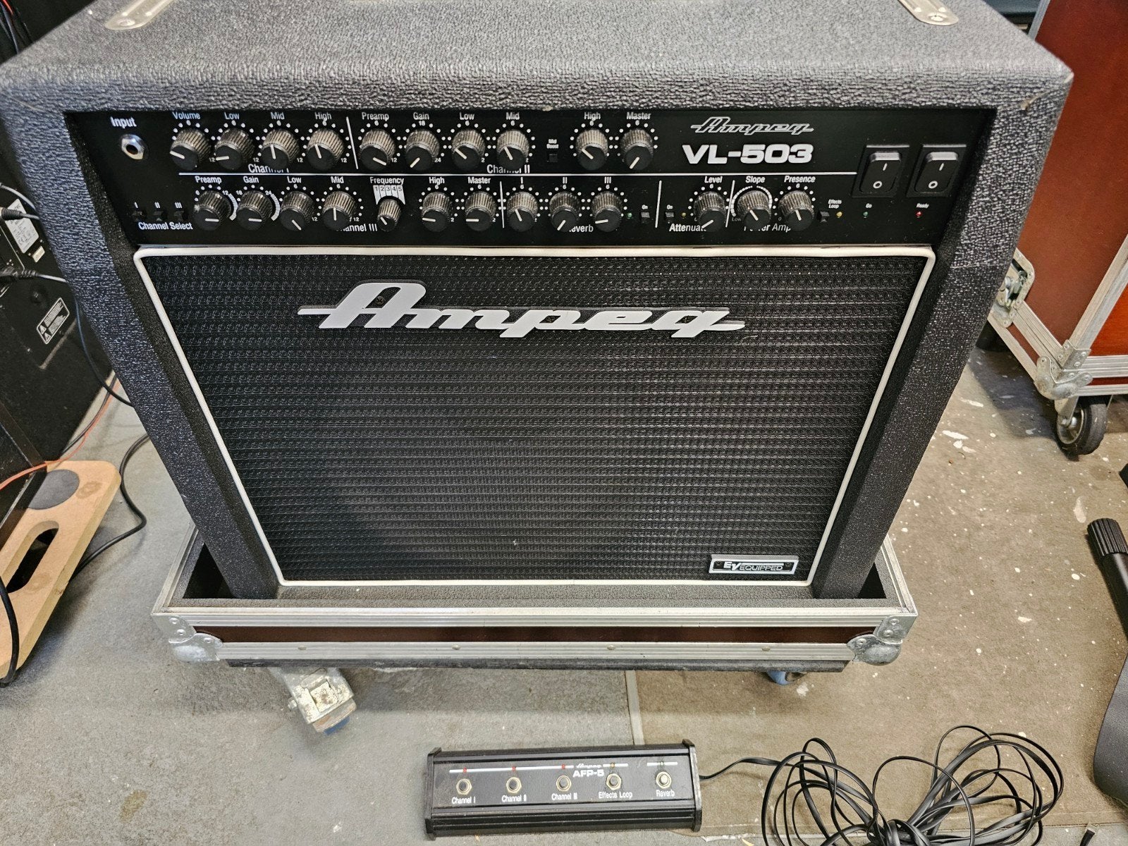 Ampeg VL503 3-kanaals buizenversterker, Muziek en Instrumenten, Ophalen, Zo goed als nieuw, 50 tot 100 watt