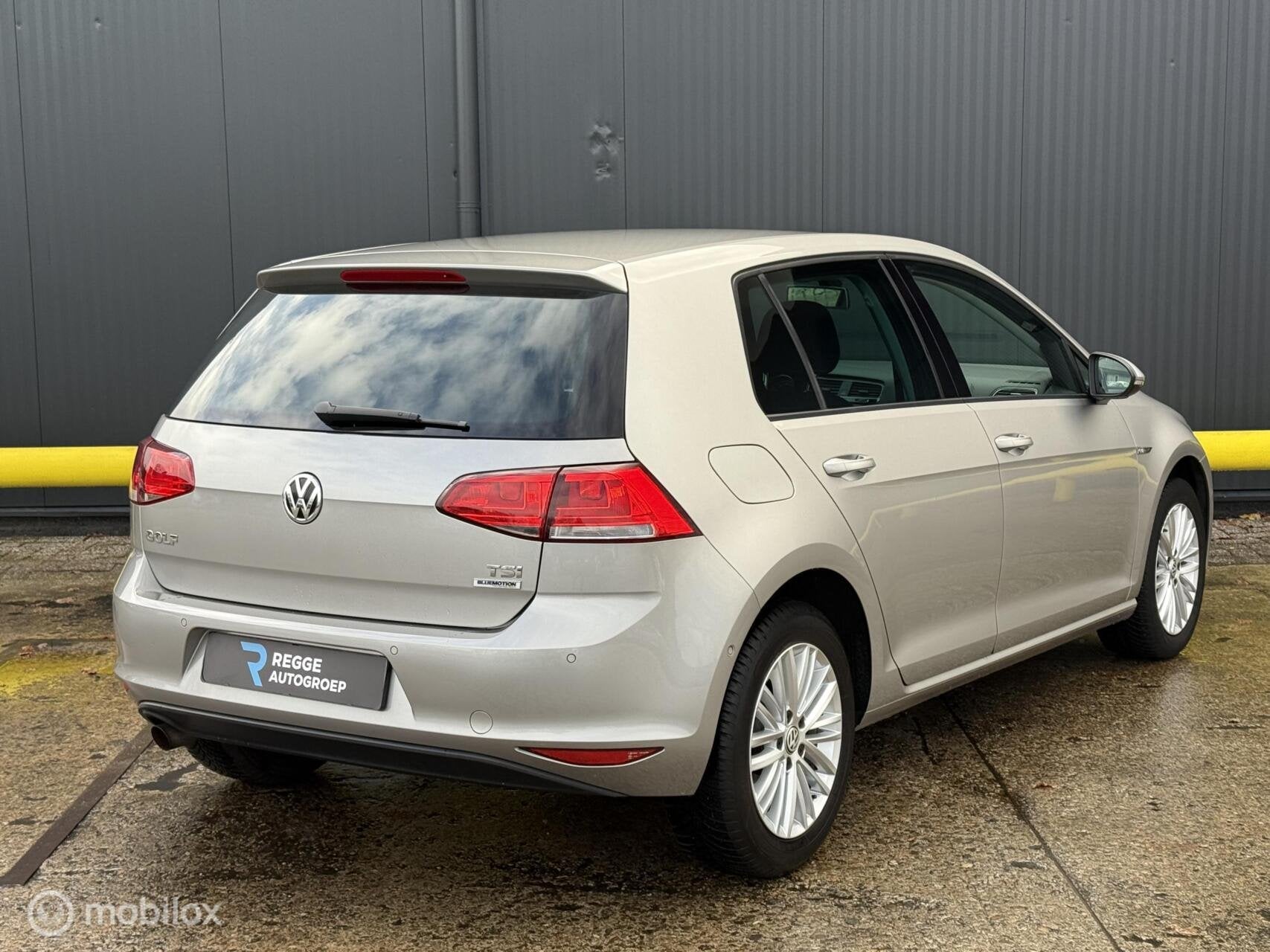 Volkswagen Golf 1.2 TSI CUP Edition XENON | STOELVERWARMING, Auto's, Voorwielaandrijving, Euro 5, Gebruikt, 4 cilinders