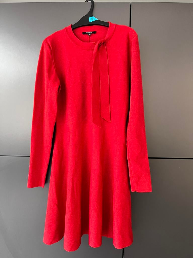 NIKKIE ROOD JURKJE FIJN GEBREIDE JURK MAAT 38 / M, Kleding | Dames, Jurken, Maat 38/40 (M), Ophalen of Verzenden, Zo goed als nieuw