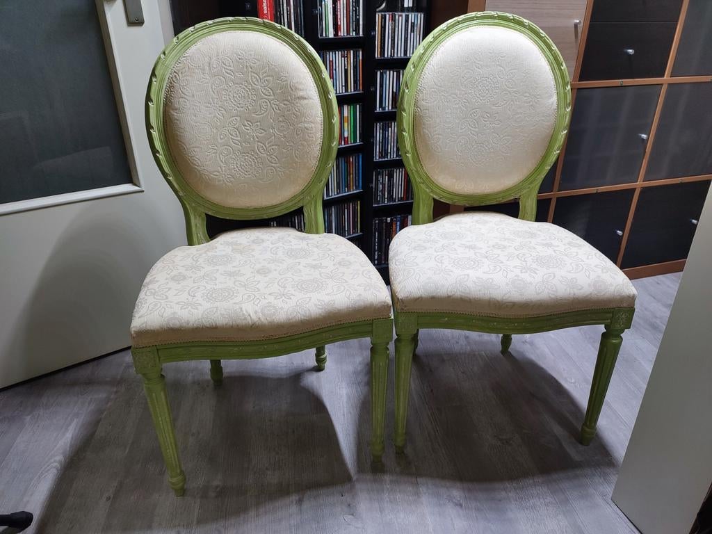 2 Oude stoeltjes - Groen met crèmekleurige stof, Ophalen