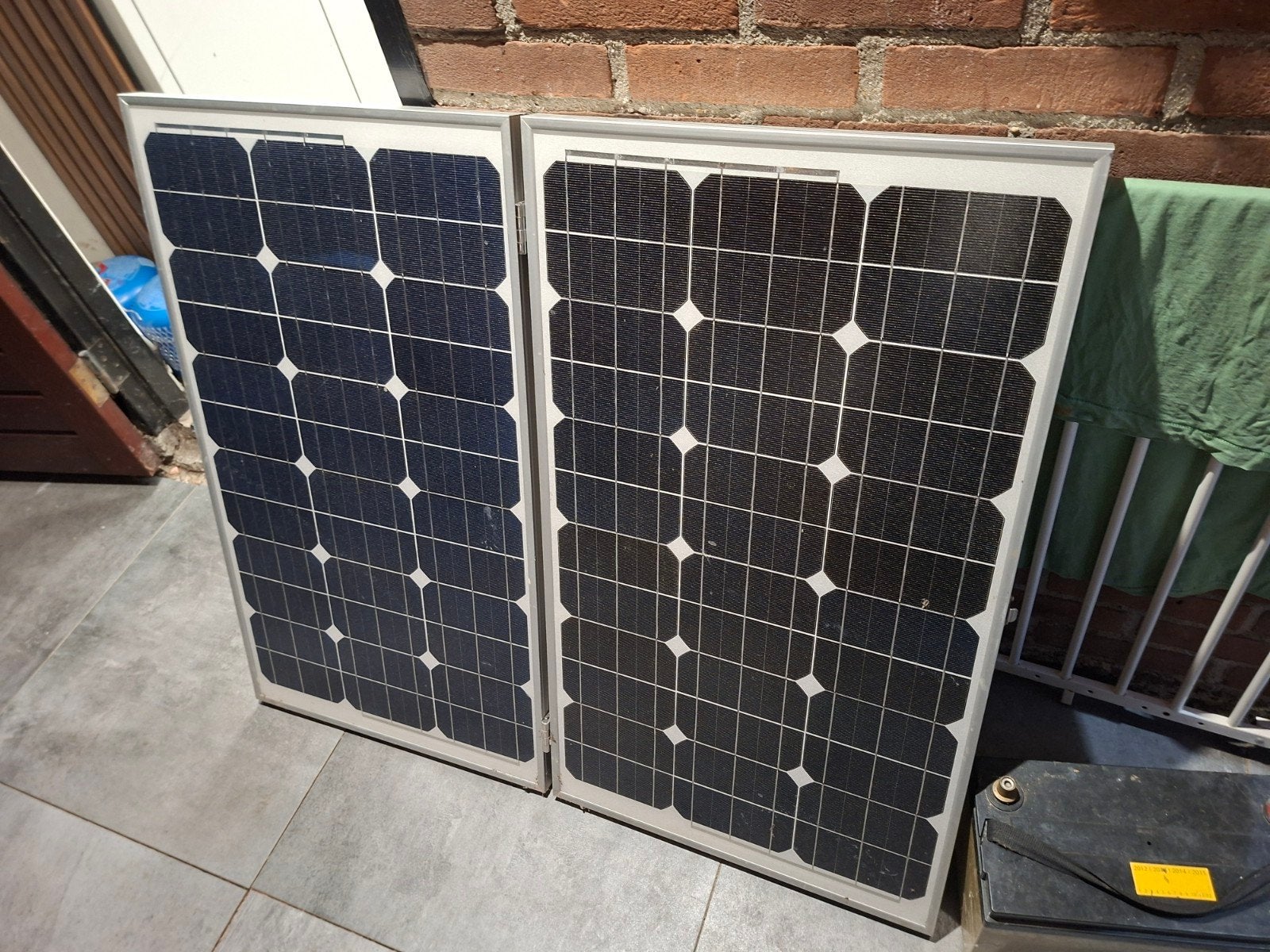Zonnepaneel 12 volt acculader met laadregelaar, Ophalen, Gebruikt
