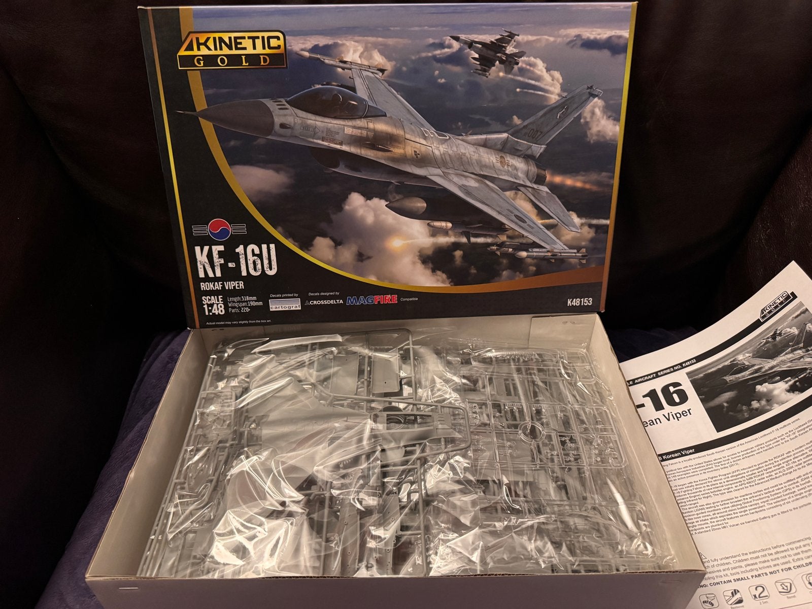 Kinetic Gold KF-16U ROKAF Viper schaalmodel 1:48, Hobby en Vrije tijd, Overige merken, Nieuw, Ophalen of Verzenden, Groter dan 1:72