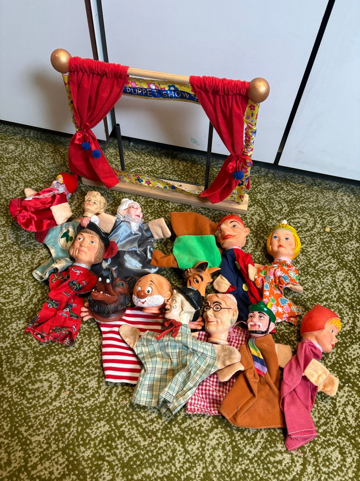 Vintage poppenkastje met handpoppen, Ophalen of Verzenden, Gebruikt, Overige typen