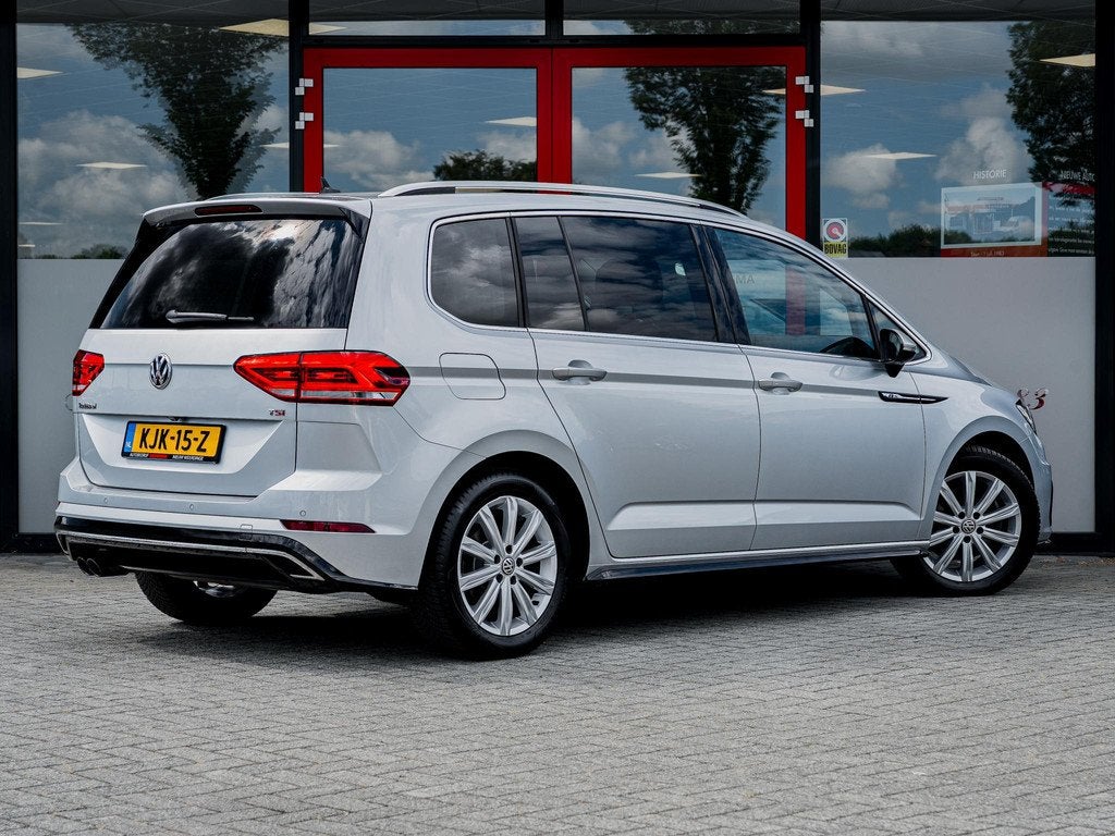 Volkswagen Touran 1.4 TSI Highline Edition R 7p | Camera | N, Auto's, 12 maanden, Automatische klimaatregeling, Gebruikt, Euro 6