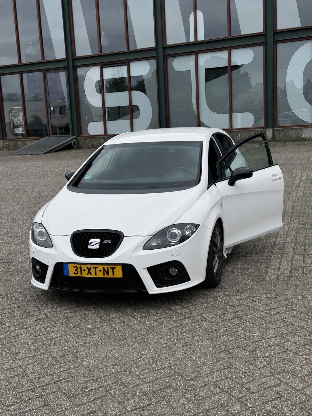 Seat Leon 2.0 Tfsi 16V 177KW Cupra R 2007 Wit, Auto's, Seat, Voorwielaandrijving, 1984 cc, Leon, Wit