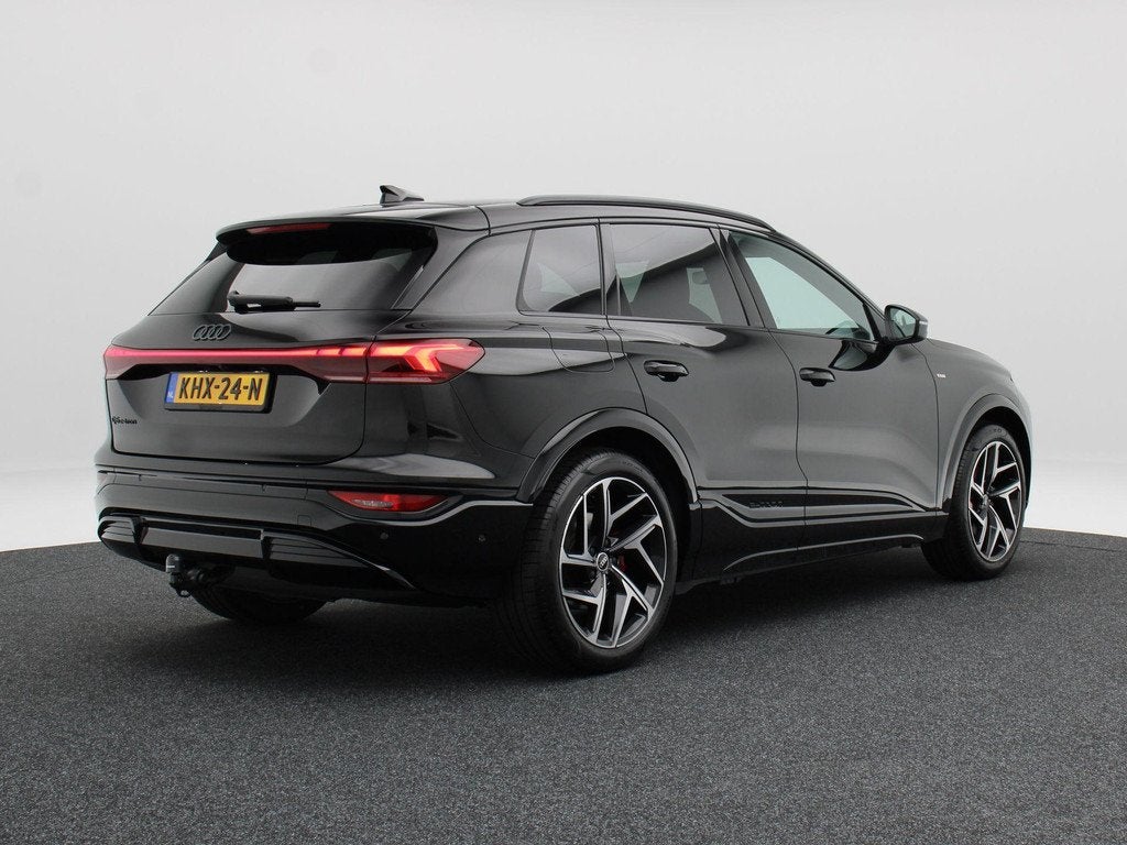Audi Q6 e-tron S edition | performance 100 kWh | 21 inch | T, Auto's, Audi, Automaat, 2000 kg, Parkeerassistent, Leder en Stof