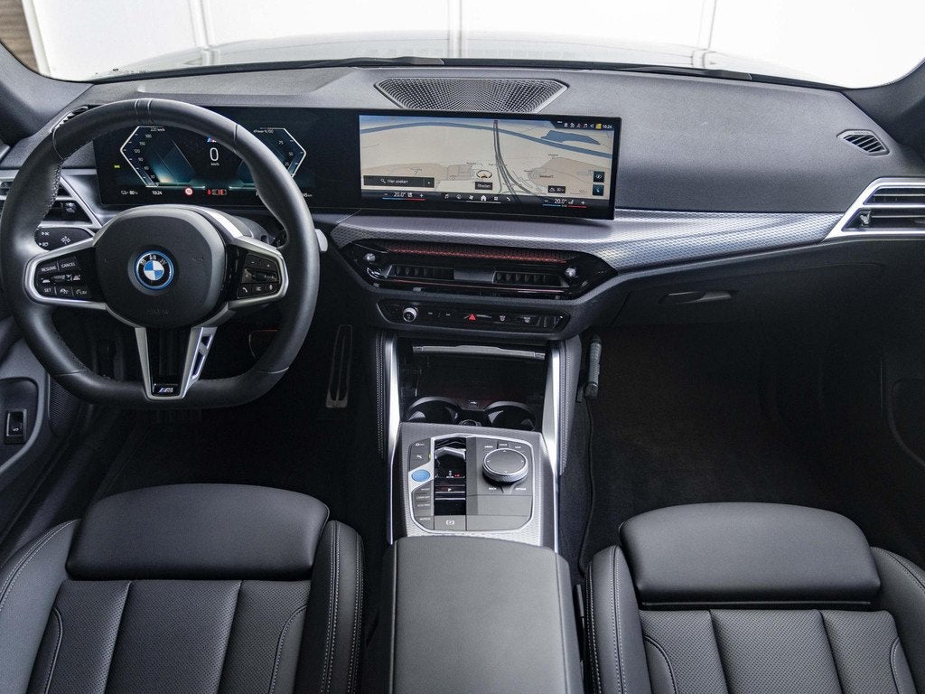 BMW i4 eDrive35 | M Sportpakket | Comfort Pack | Stuurwielve, Auto's, BMW, Gebruikt, Zwart, Met garantie (alle), Zwart