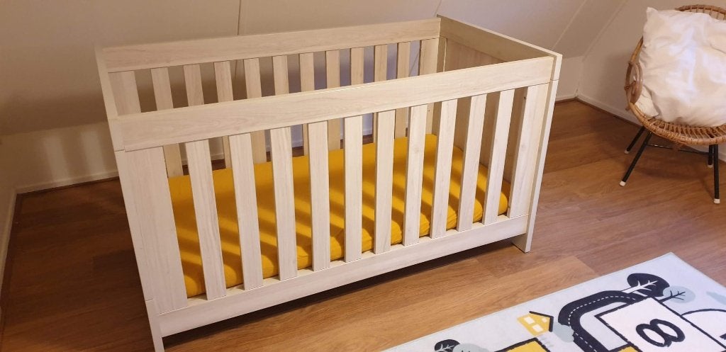 Complete babykamer set: ledikant en commode, 70 tot 85 cm, 140 tot 160 cm, Zo goed als nieuw, Ophalen