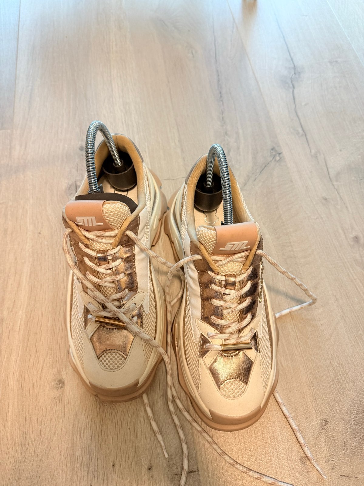 Steve Madden Sneakers - Zo goed als nieuw, Ophalen of Verzenden, Zo goed als nieuw, Beige, Sneakers of Gympen