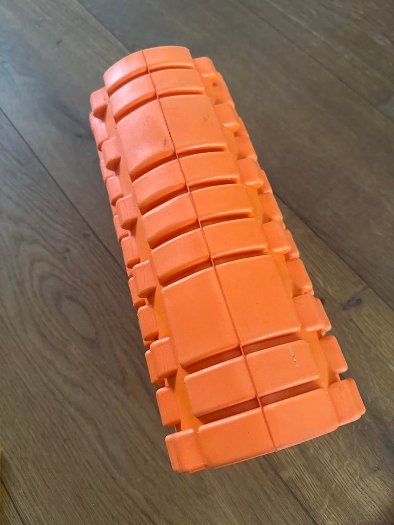 Oranje foamroller, Sport en Fitness, Fitnessmaterialen, Ophalen of Verzenden, Gebruikt, Benen, Foamroller
