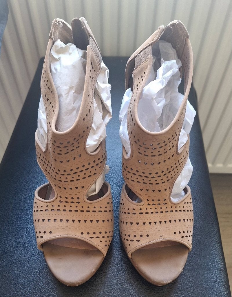 Dames Sandal Hak 5the Avenieu, Beige, Sandalen of Muiltjes, Ophalen of Verzenden, Onbekend