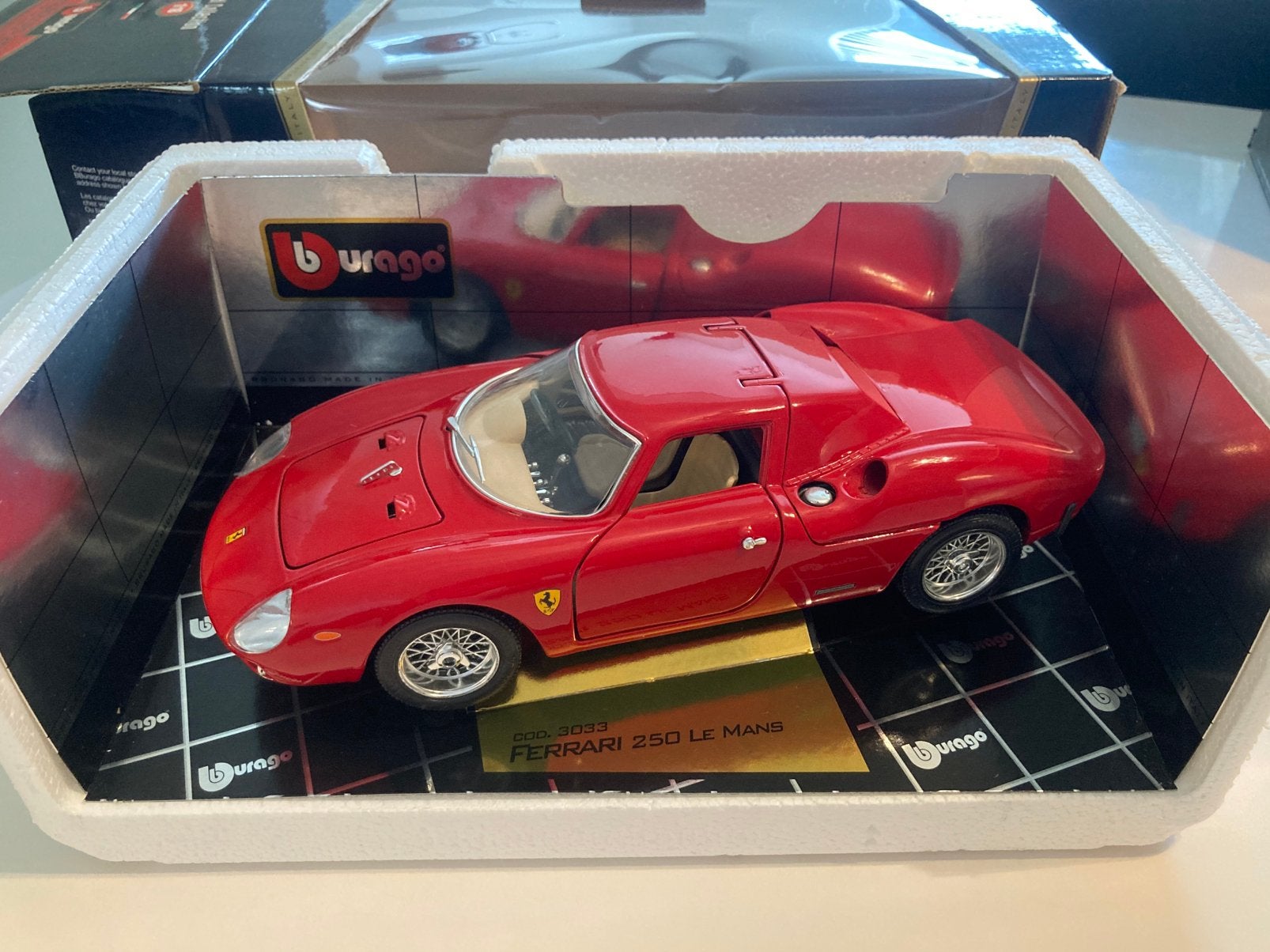 Ferrari 250 le mans 1965 special edition 1/18, Hobby en Vrije tijd, Ophalen of Verzenden, Nieuw, Auto, Bburago