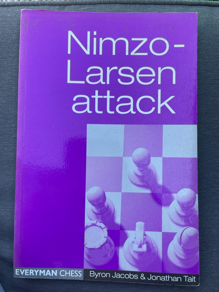 Nimzo Larsen attack jacobs en Tait, Ophalen of Verzenden, Zo goed als nieuw