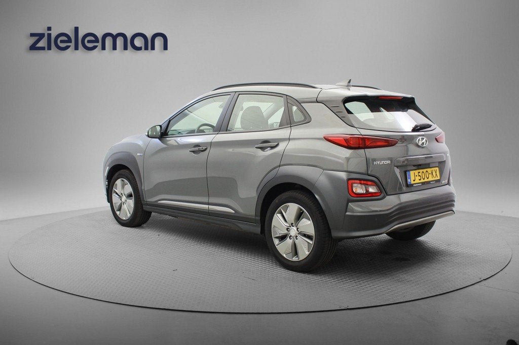 Hyundai KONA ELECTRIC Comfort - Carplay, Camera, Keyless, SO, Auto's, 136 pk, Met garantie (alle), 47 min, Origineel Nederlands