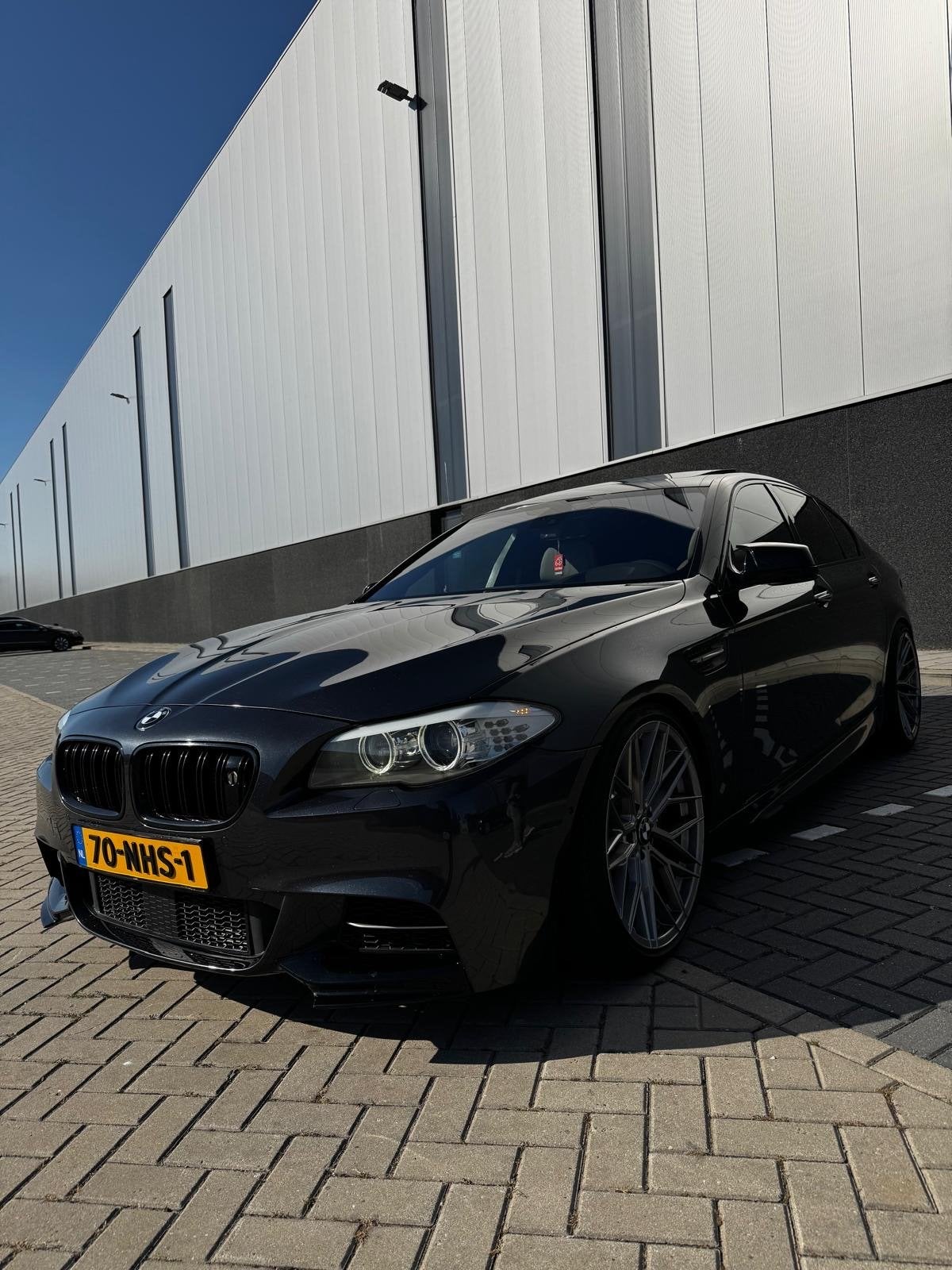 BMW 5-Serie 4.4 I 550 AUT 2010 Grijs, Auto's, Automaat, Dealer onderhouden, Achterwielaandrijving, 8 cilinders