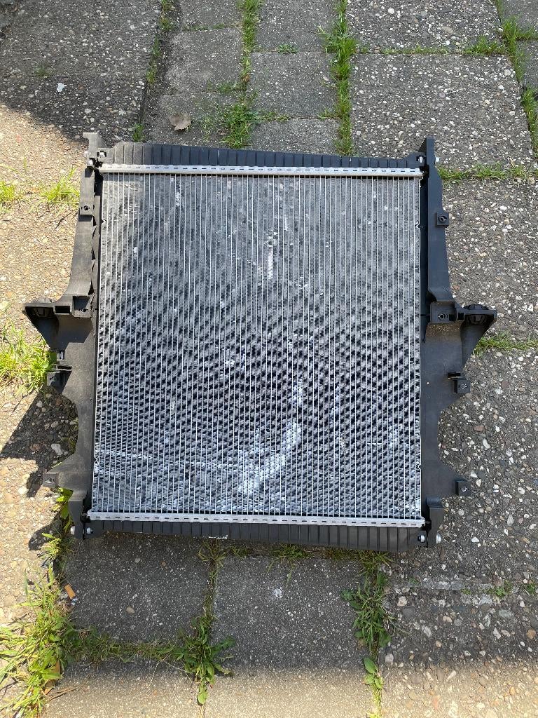 NIEUWE HELLA RADIATEUR RENAULT TRUCKS MASCOTT, Ophalen of Verzenden, Nieuw, Renault, Motor en Toebehoren