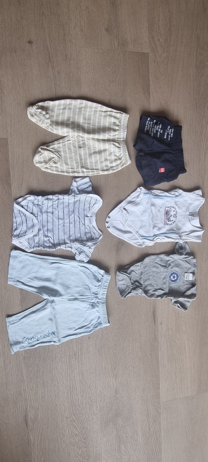 Babypakket: 2 broekjes, 2 rompertjes en 1 short maat 62 a 68, Gebruikt, Broekje, Jongetje of Meisje, Ophalen of Verzenden
