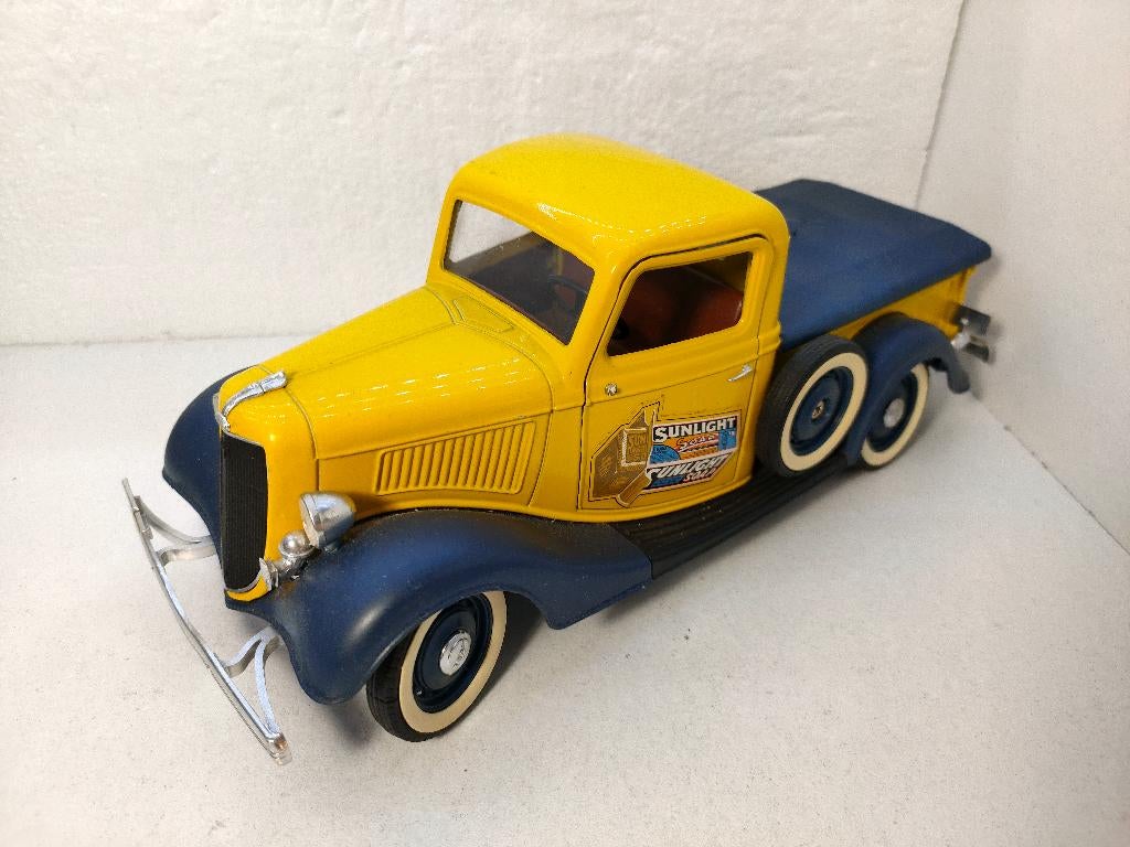 FORD V8 - SUNLIGHT -Pick up - 1:18 - SOLIDO  ;, Ophalen of Verzenden, Gebruikt, Auto, Solido