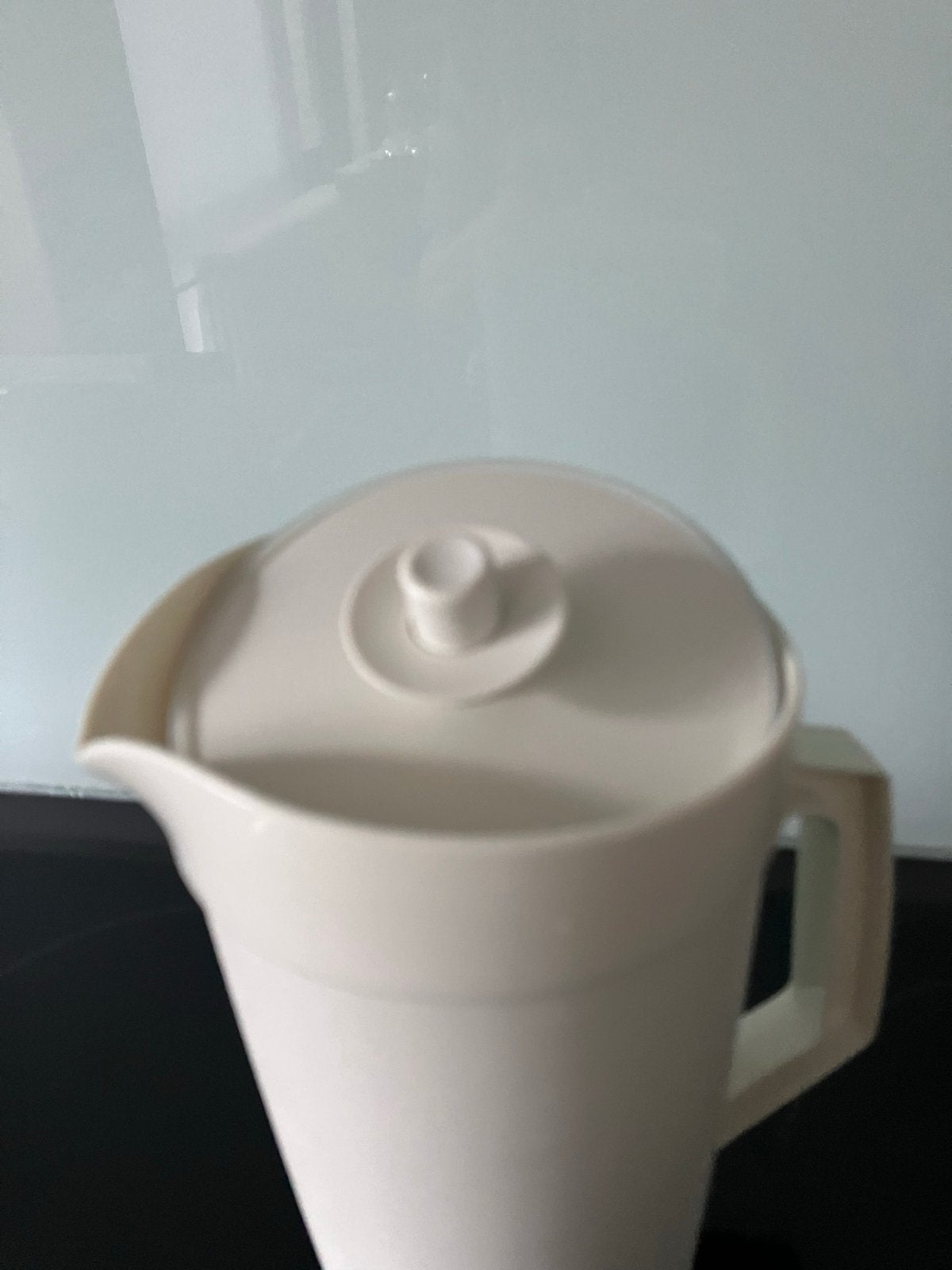 Vintage Retro Schenkkan met drukknoodeksel, Ophalen of Verzenden