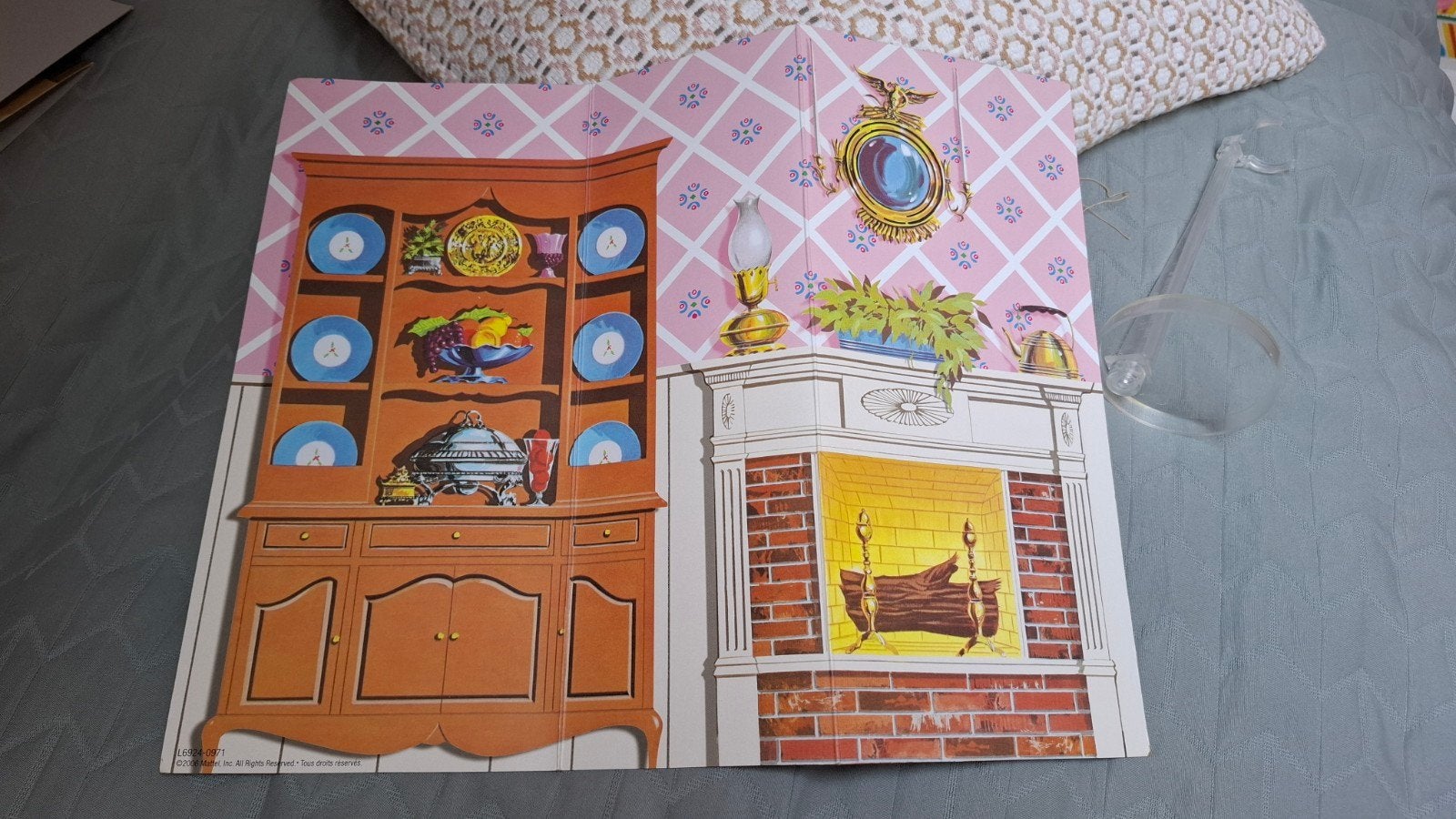Vintage repro Barbie backdrop - mid century woonkamer, Verzamelen, Ophalen of Verzenden, Gebruikt, Poppenhuis