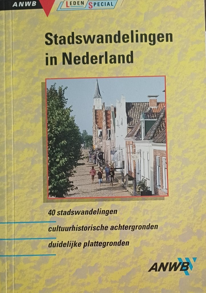 ANWB Stadswandelingen in Nederland - 40 wandelingen, Boeken, Gelezen, Fiets- of Wandelgids, Ophalen of Verzenden, Marrion Meijer Bruno Wijnands