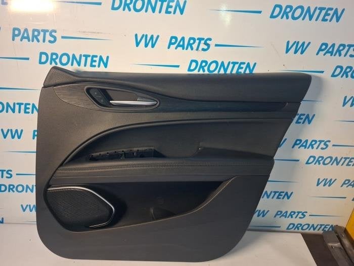 Portierbekleding 4Deurs rechts-voor van een Alfa Romeo Stelv, Gebruikt, -, Verzenden, -