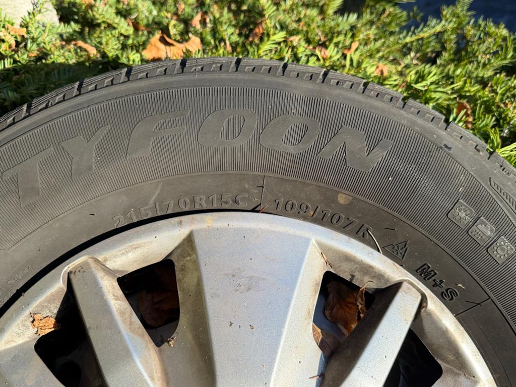 Typhoon All Season Banden 215/70R15C 109/107R, Ophalen, 15 inch, All Season, Band(en)