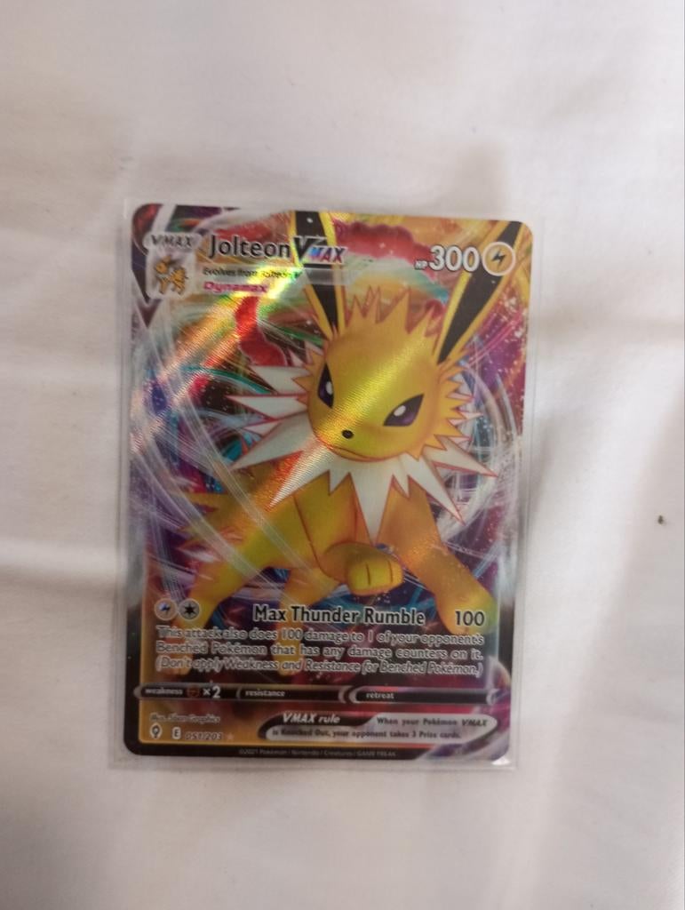 Jolteon VMAX Pokémon kaart (Full Art, Foil), Hobby en Vrije tijd, Verzamelkaartspellen | Pokémon, Ophalen of Verzenden, Zo goed als nieuw