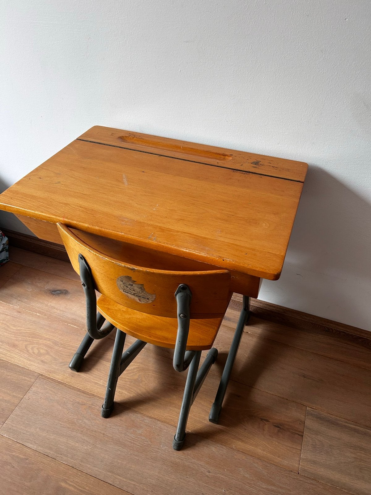 Vintage schoolbankje met stoel - Houten kinderbureau, Ophalen
