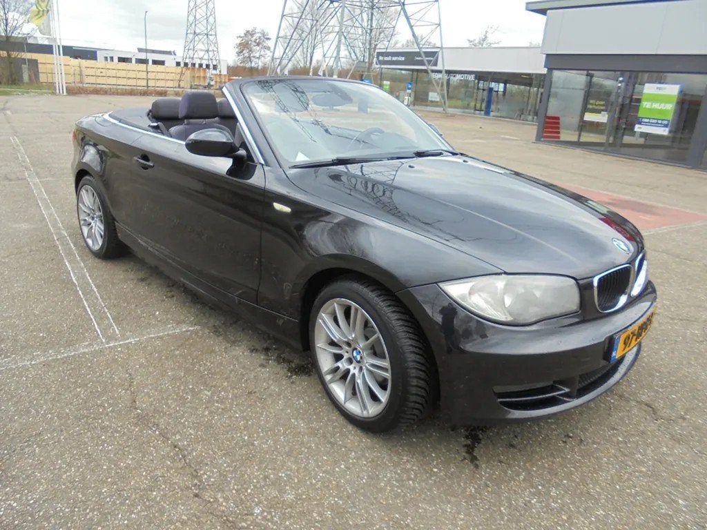 BMW 1-Serie 2.0 118I Cabrio 2009 Zwart, Auto's, 1-Serie, 1995 cc, Cabriolet, 4 stoelen