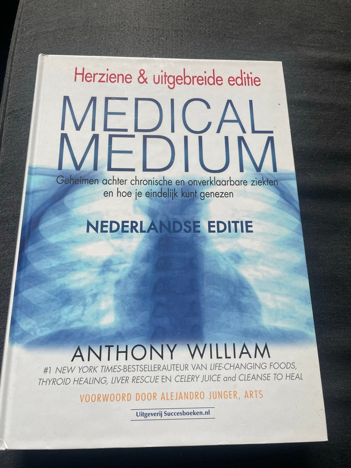 Medical Medium - Anthony William (Nederlandse editie), Ophalen of Verzenden, Zo goed als nieuw, Gezondheid en Conditie