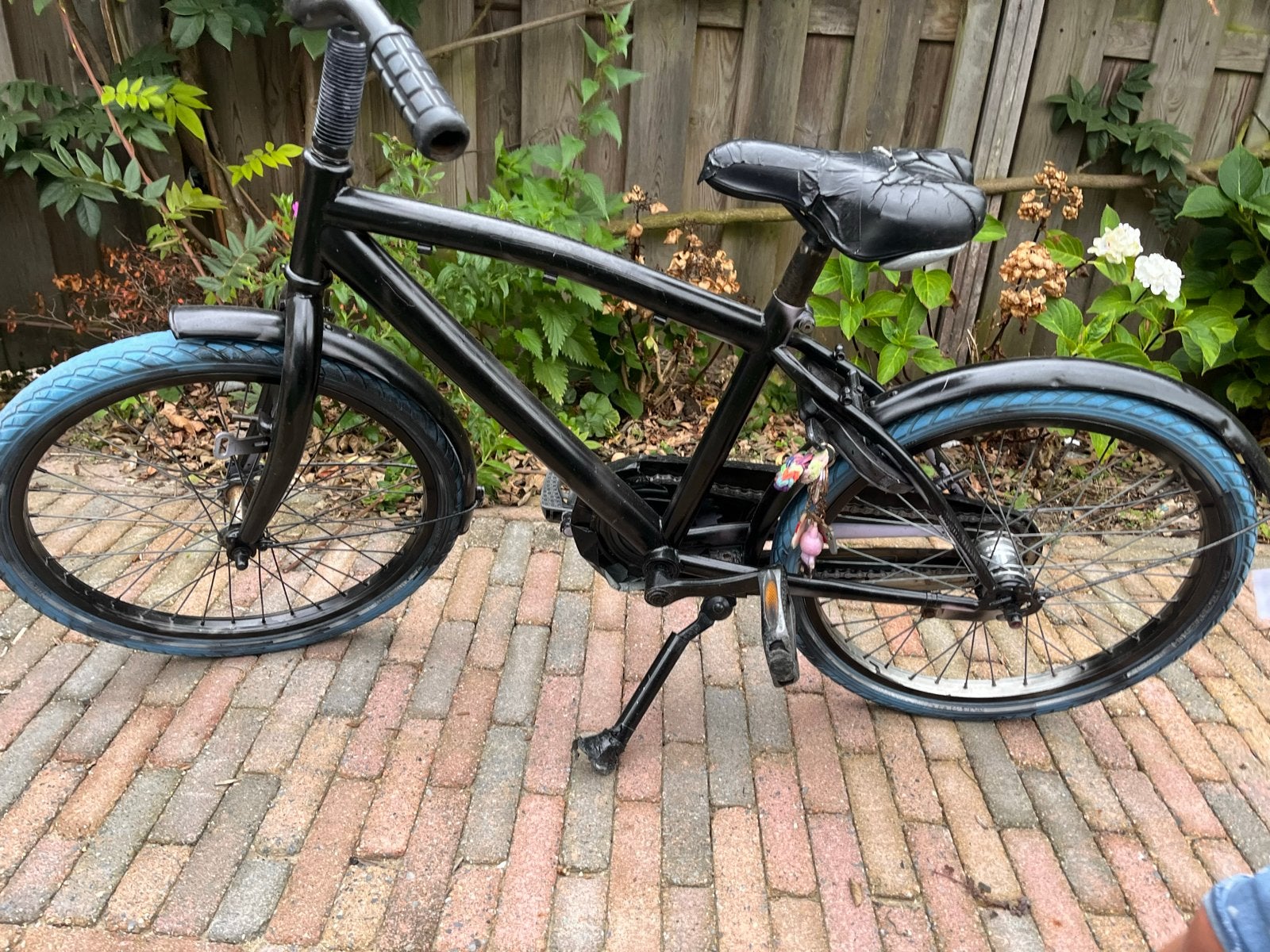 Zwarte fiets met blauwe banden, Fietsen en Brommers, Ophalen, Gebruikt