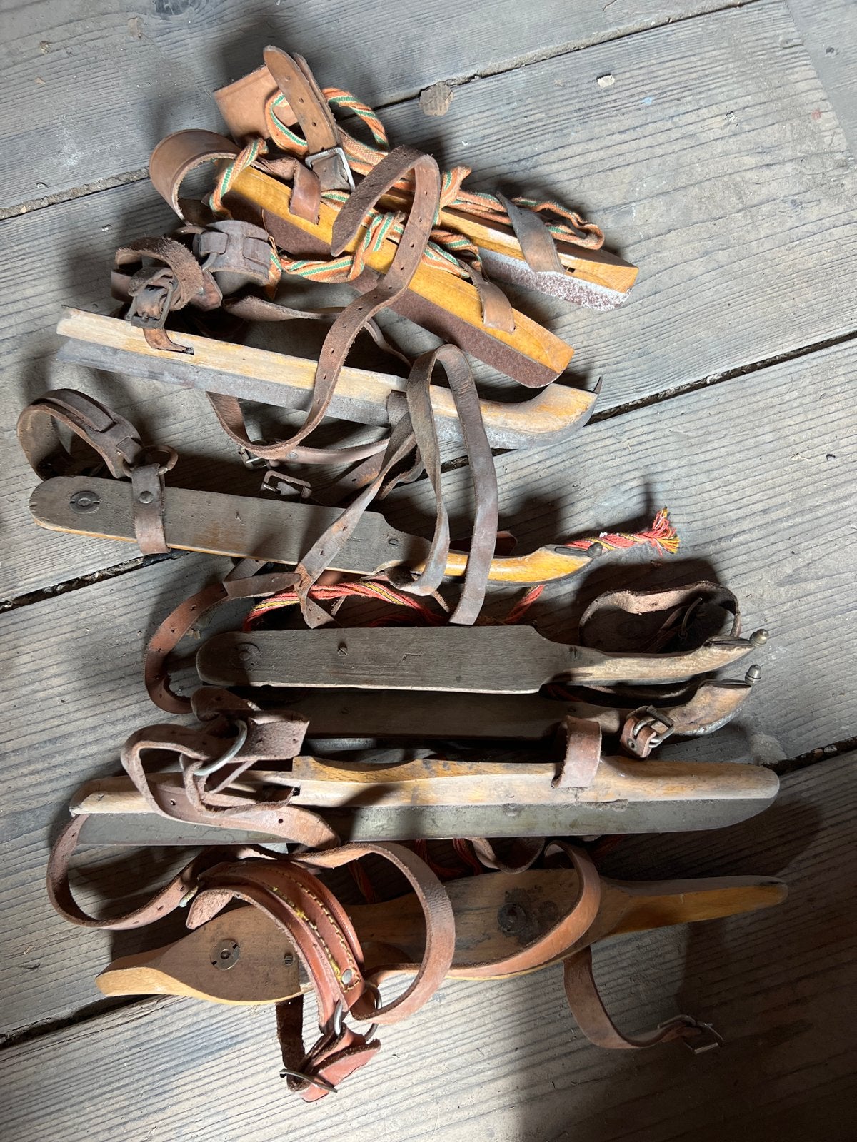 Antieke houten schaatsen met leren banden, Antiek en Kunst, Ophalen