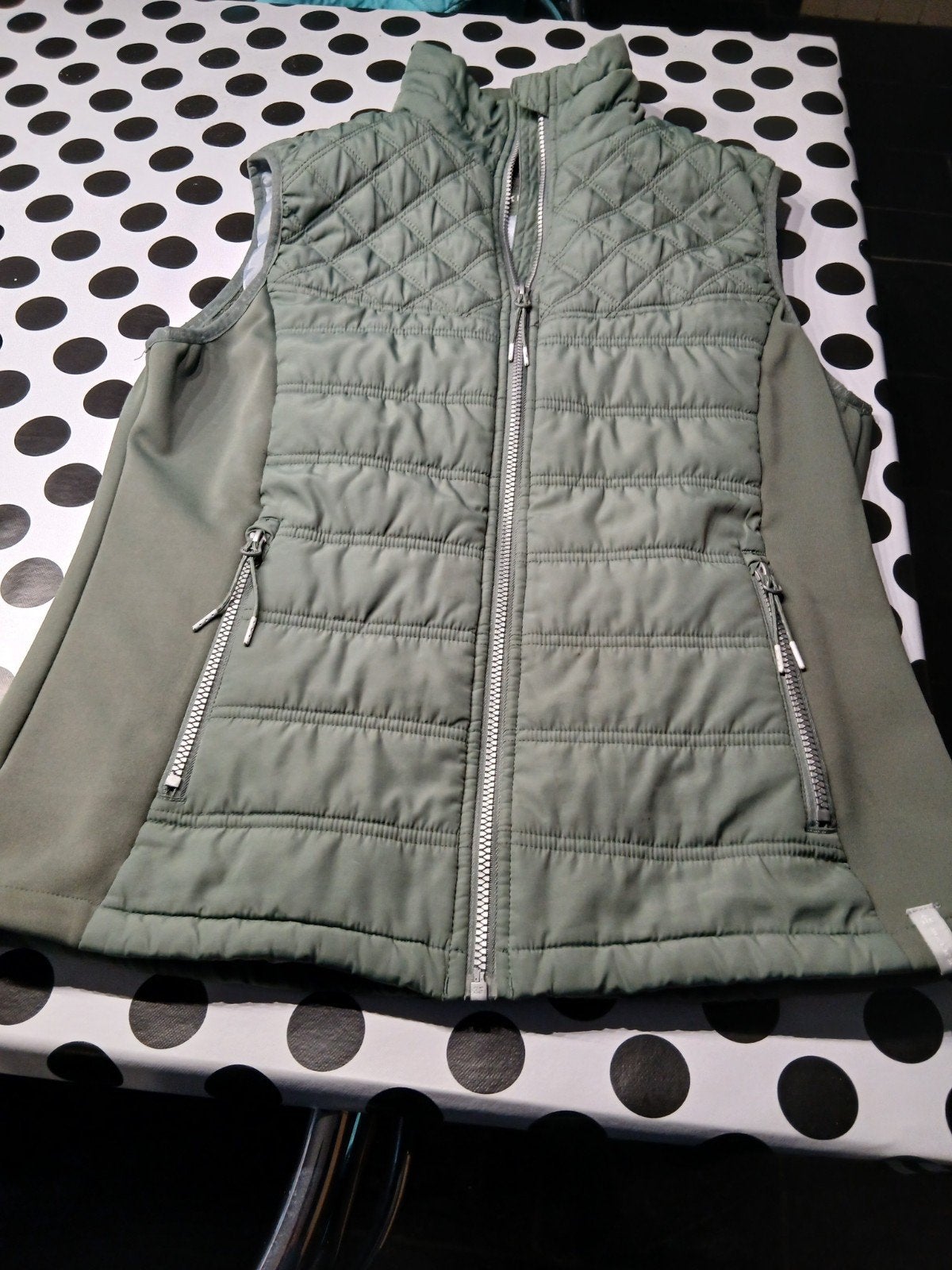 Mooie groene bodywarmer van Kjelvik maat 40, Maat 38/40 (M), Ophalen of Verzenden, Kjelvik, Gedragen