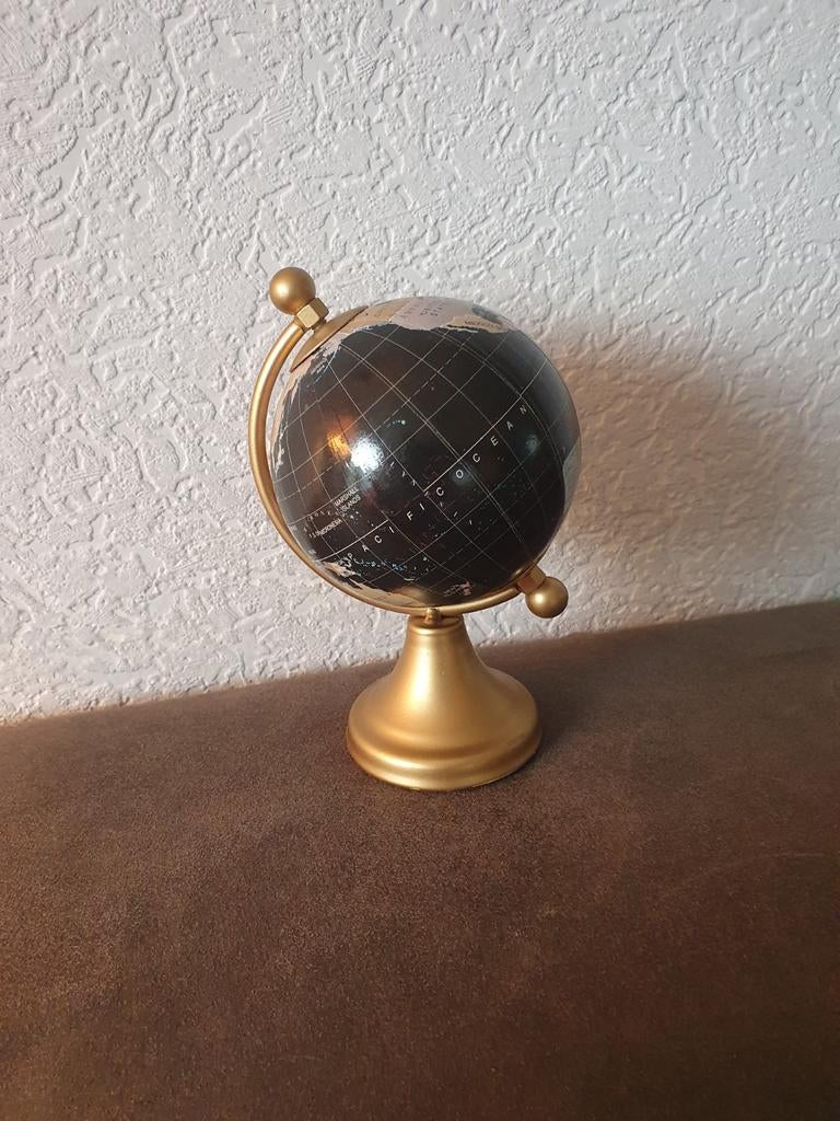 Decoratieve Wereldbol - Zwart met Goud, Huis en Inrichting, Woonaccessoires | Wereldbollen, Ophalen of Verzenden, Zo goed als nieuw