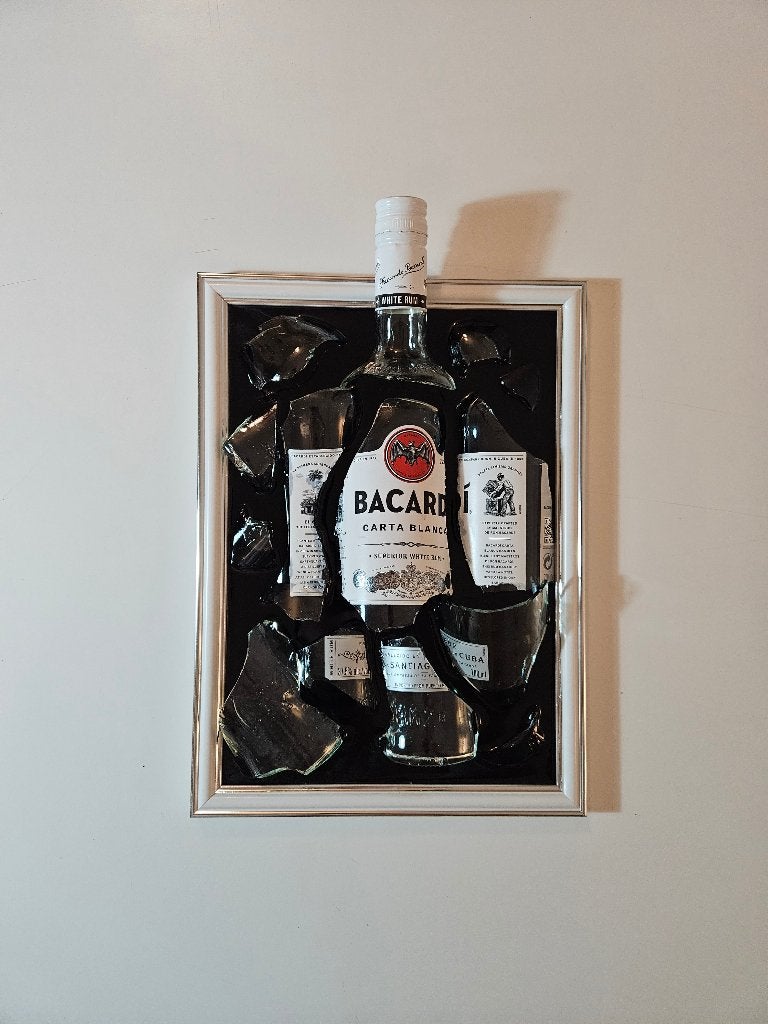 Handgemaakt Wanddecoratie van Gebroken Liquorfles, Eigen ontwerp, 23 cm, Ophalen of Verzenden, Overige stijlen