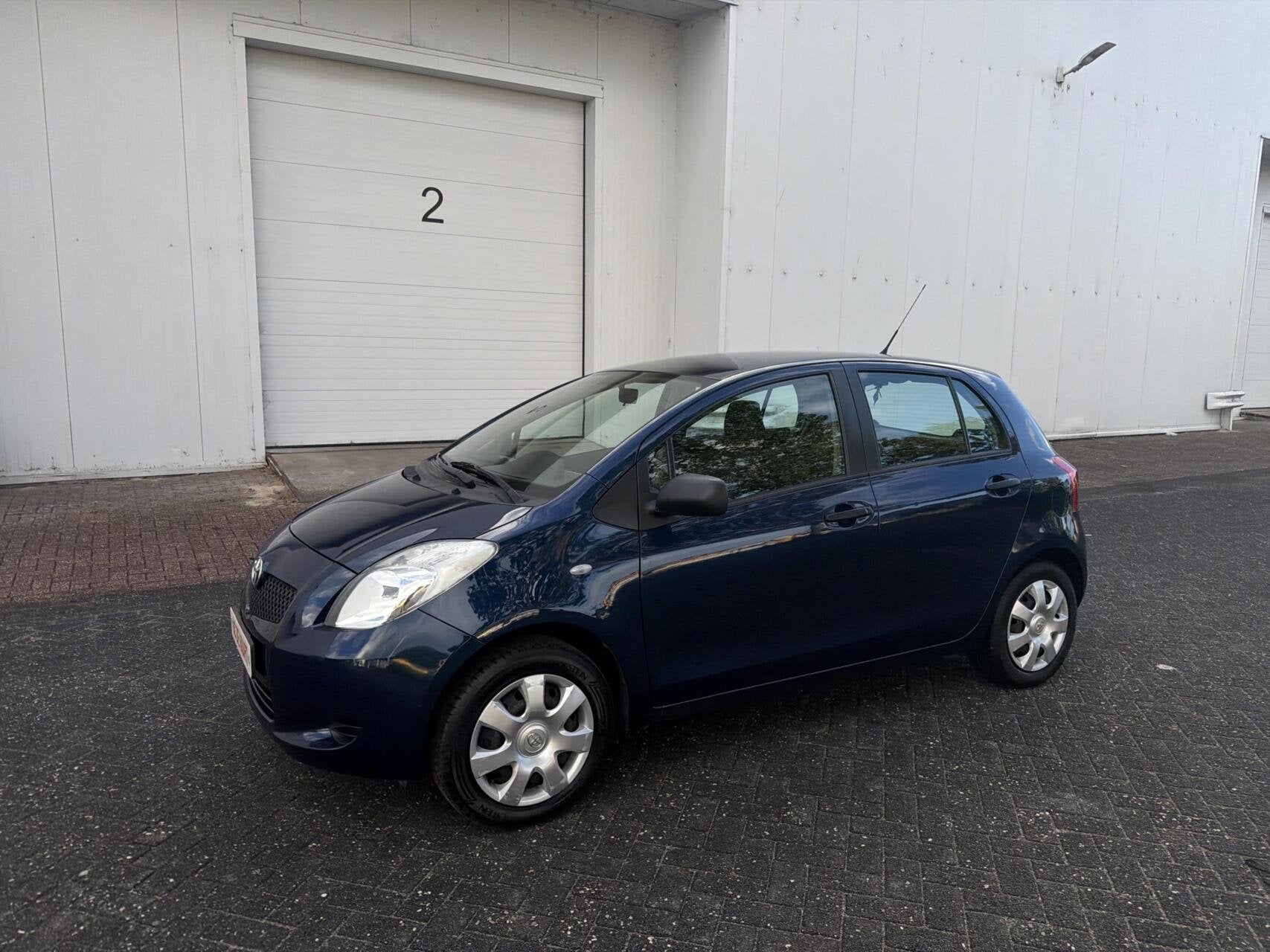 Toyota Yaris 1.0 VVTi Spirit - 5DEURS/1EIGENAAR/NAP, Auto's, Voorwielaandrijving, 750 kg, Blauw, 996 cc