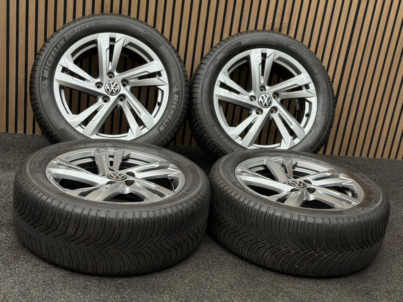 Originele 17 inch VW T-Roc Passat Valencia 5x112 All Season, Ophalen, 215 mm, ., Banden en Velgen