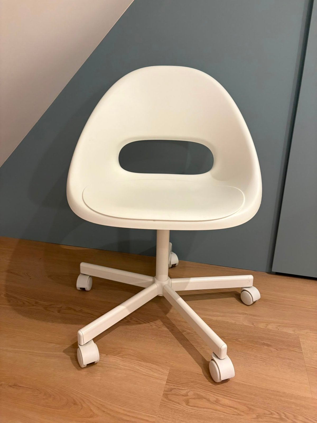IKEA LOBERGET / MALSKÄR bureaustoel wit, Huis en Inrichting, Ophalen, Zo goed als nieuw, Wit
