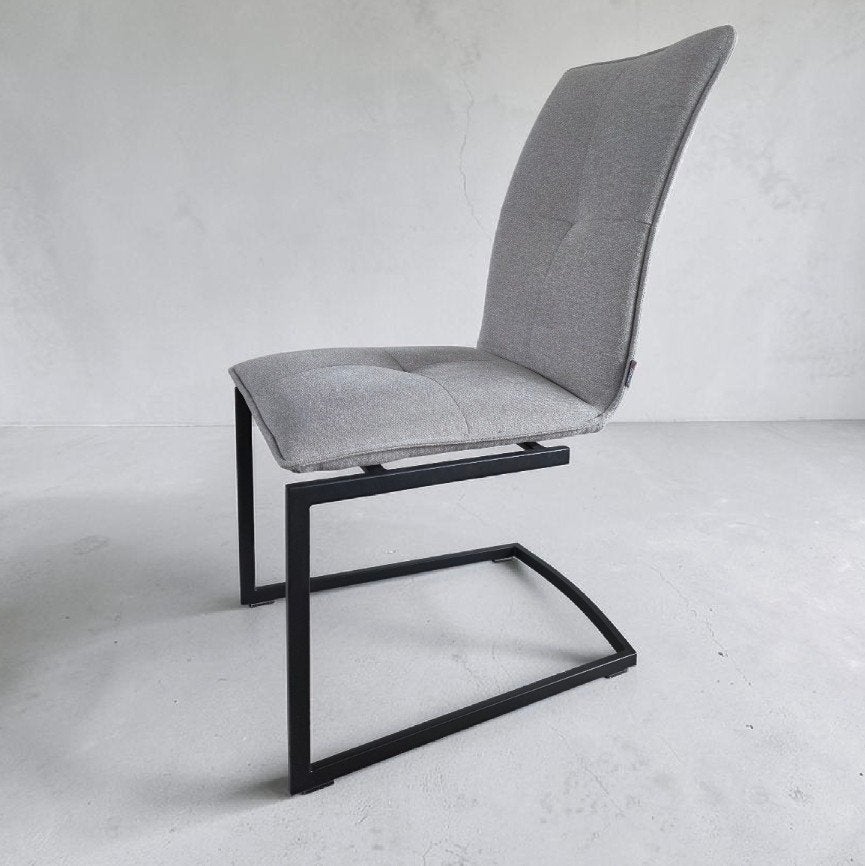 Set van 4 moderne Xooon 'Mitch' eetkamerstoelen - Grijs stof, Ophalen, Zo goed als nieuw, Stof, Vier